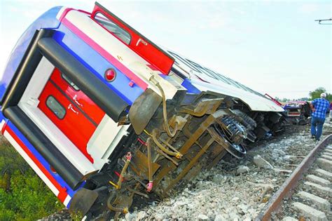 台铁列车出轨事故已致18死190人受伤 现场搜救结束_医院