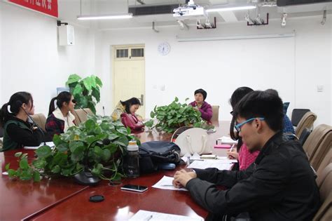 文化传播学院进行预备党员谈话-河南财经政法大学文化传播学院
