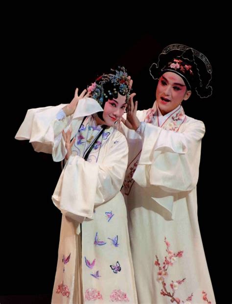 【艺术中心】牡丹亭和宜城，这个季节最美的相遇_中国（安庆）黄梅戏艺术节官方网站