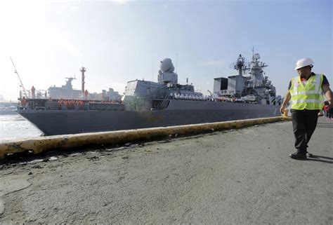 与美国联合军演后一天，三艘俄罗斯军舰访问菲律宾在南海联合演习