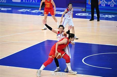 女篮亚洲杯 韩旭17分13板 中国女篮80比46大胜新西兰