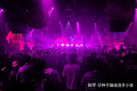 《百年夜店》演绎的近代上海酒吧夜店文化