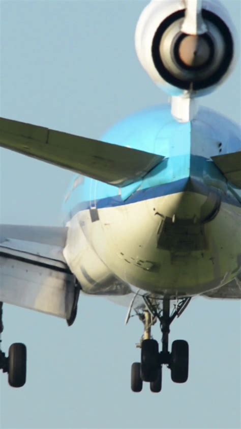巨大的飞机引擎高清图片下载-正版图片600291666-摄图网
