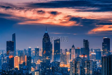 武汉城市风光日落时分的长江大桥黄鹤楼高清图片下载-正版图片500595296-摄图网