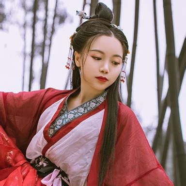 古风头像酷红衣女生真人
