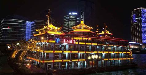 上海黄浦江傍晚的客船高清图片下载-正版图片500586717-摄图网