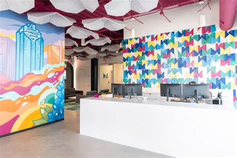 艺术与设计的碰撞，休斯顿办公室配备了充满活力的壁画 | 大作设计网站专栏-大作官网