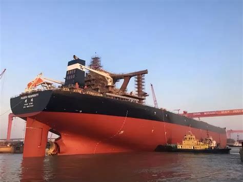 快讯丨长沙新港首迎万吨级货轮 - 经济要闻 - 新湖南