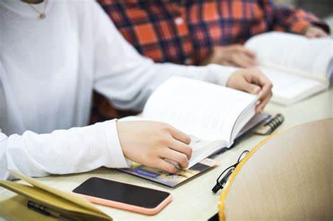 大学教室图片大全-大学教室高清图片下载-觅知网