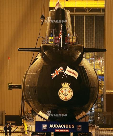 英国海军核潜艇停靠韩国釜山港口