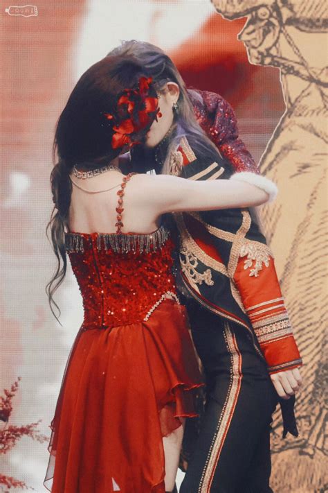 周诗雨王奕图片