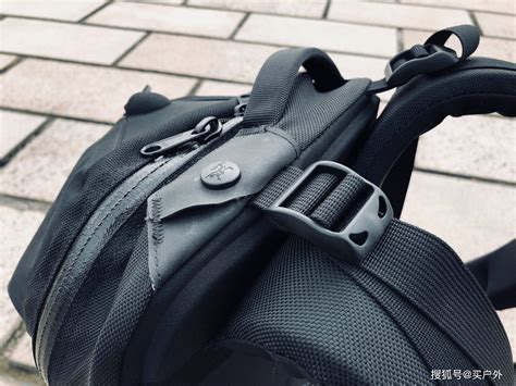 包含始祖鸟包heliad10绿色的词条-第2张图片-潮百科