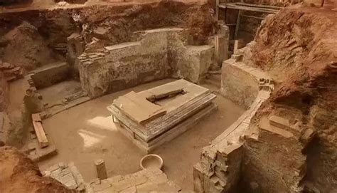 广州这里发掘出57座古墓！汉代到清代都有！出土文物太壮观