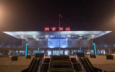 中国10大最大的火车站，南京南站仅第三，第一有1629个足球场大