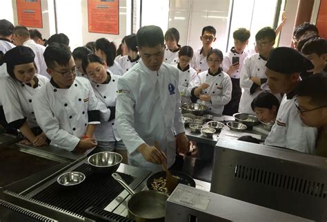西餐培训一年要多少学费呢_沈阳新东方烹饪学校