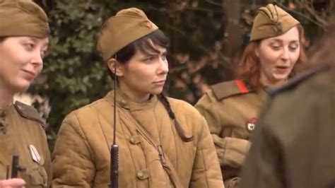 二战时苏联女兵冲上战场，德国女兵去哪了？