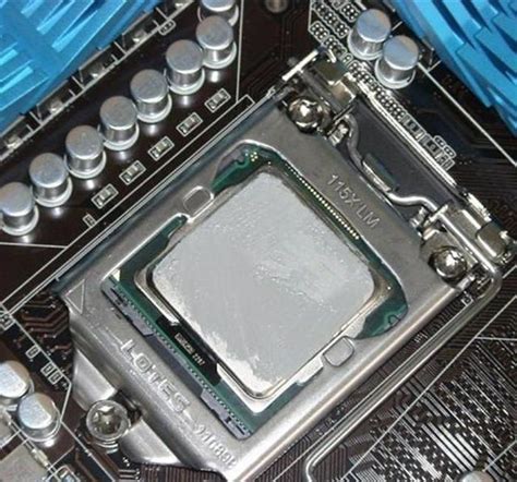 电脑散热硅脂怎么涂？CPU涂硅脂注意事项及CPU涂硅脂教程图解(2)_装机教程-装机之家