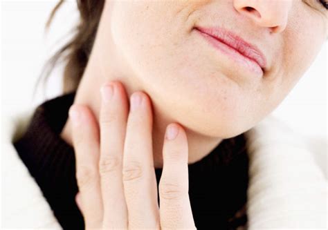 成人和儿童10个小方法缓解喉咙痛如何预防