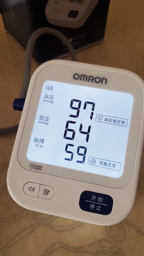 欧姆龙上臂式血压计怎么样 欧姆龙U725A血压计，非常适合老年人的家用_什么值得买
