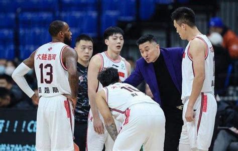 广东男篮最新消息，主教练杜锋得到三个好消息，球迷满意_东方体育