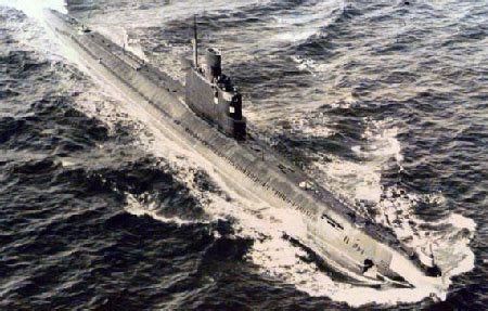 朝鲜第一艘战术核攻击潜艇下水，金正恩主持下水礼_凤凰网资讯_凤凰网
