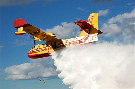 Everything that You Need to Know about the Canadair CL-415