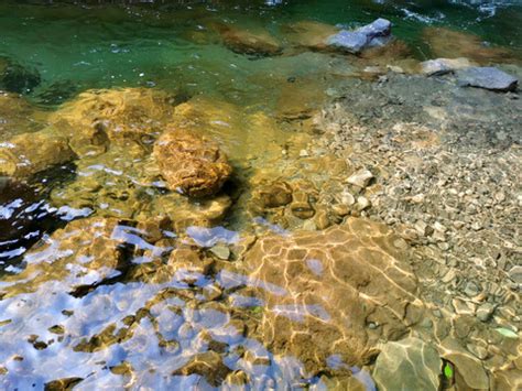清澈见底的溪水,溪流河流,自然风景,摄影素材,汇图网www.huitu.com