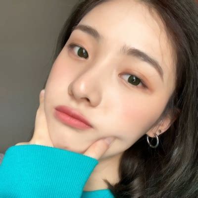 网图女正脸图片