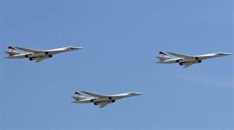 “白天鹅嫁给矮穷挫”？印度要买图-160战略轰炸机，这事靠谱吗？_凤凰网视频_凤凰网