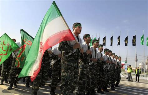伊朗与以色列军力谁更强？全球火力认为伊朗更加强大_凤凰网军事_凤凰网