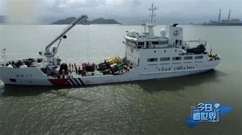 菲律宾在南海挑衅中国，中方万吨拖船开赴仁爱礁，解放军准备亮剑