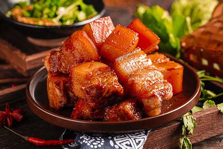 炖猪肉的做法家常菜（12道简单炖猪肉的家常做法，汁浓鲜美，这个夏天有滋有味） | 家常菜