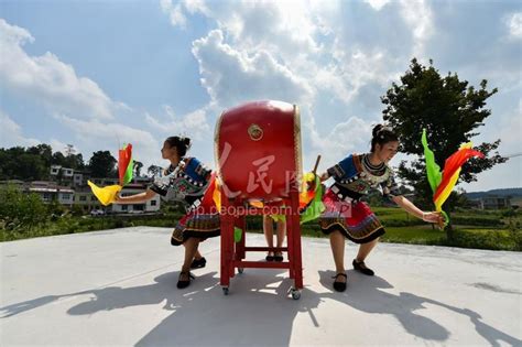 贵州松桃：多彩活动喜迎“四月八”-人民图片网