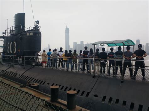 我校学生国防教育协会举办“参观106舰、303潜艇国防教育基地”活动