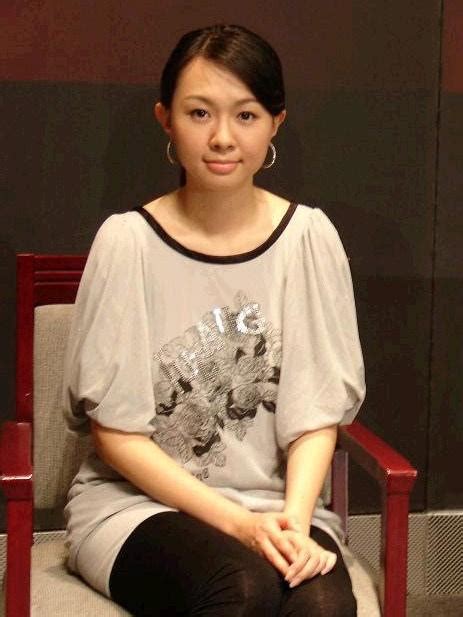 台湾女歌手、电台节目主持人李丽芬 - 文化艺术 - 诚艺信艺术