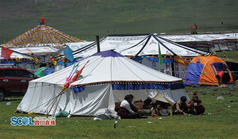 搭建帐篷、安置老弱、设立法律服务站......四川甘孜法院全力以赴抗震救灾 - 封面新闻