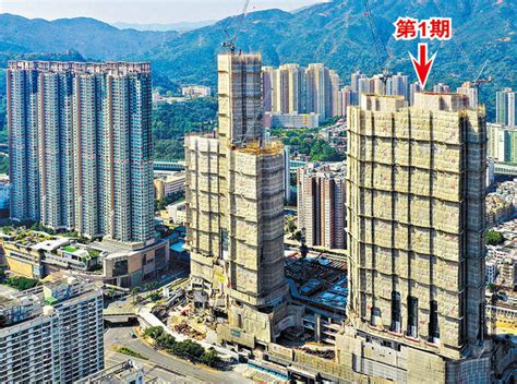 2021年香港房价最高的10个区：中西区突破20万元/㎡，沙田区以136323元/㎡垫底_房价社区_聚汇数据