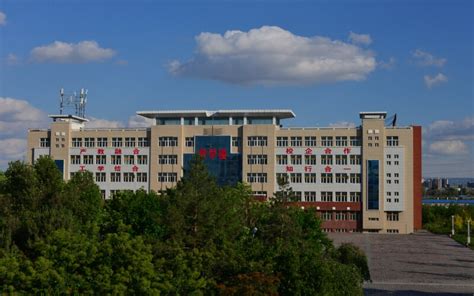 新疆石河子职业技术学院什么级别？附排名、学费等信息