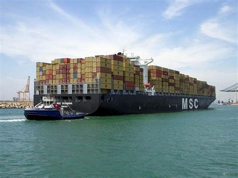 4月下旬以来上海口岸货运量和外贸进出口总值逐步回升，口岸外贸逐渐企稳|界面新闻