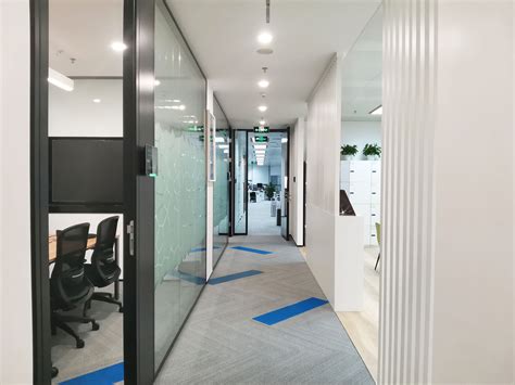 如何选择广州办公室装修设计公司_广州办公室装修设计-广东曼维力装饰设计工程有限公司