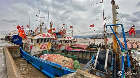 今年第17号台风来袭，海南各个港口的渔船已提前回港避风-高清图集-中国天气网海南站