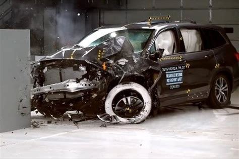 汽车碰撞测试：标致4008JEEP指南者马自达CX5大众途观碰撞测试！_腾讯视频
