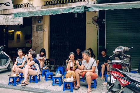 越南这个城市街头，商贩当众摆摊卖钱？而且只针对中国游客？_中国_城市_游客