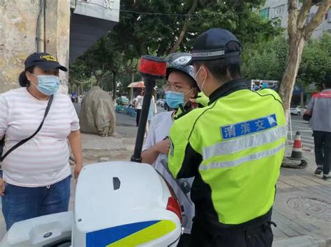 宝鸡渭滨交警争分夺秒护送考生-西部之声