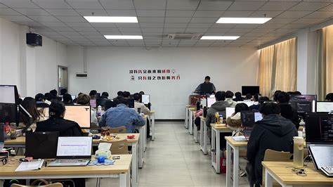 传媒学院召开新学期班主任工作会及班级班会-武汉纺织大学新闻文化网