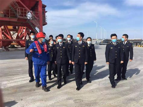 江苏海事局 海事动态 仪征海事监管事权划转首日扬州海事局组织开展联合执法行动