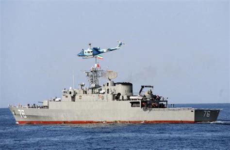 中国海军西宁舰抵达伊朗受热烈欢迎，先到的俄军也在舰上致意（图）