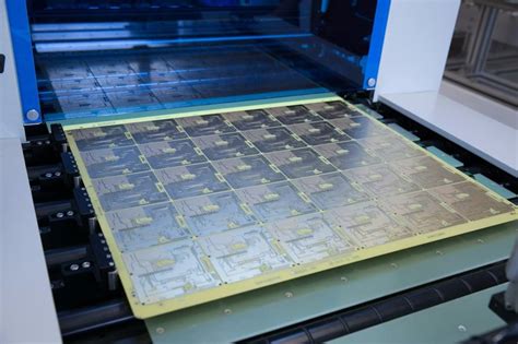 LCD液晶屏表面存在的缺陷及检测应用分析_杭州国辰机器人科技有限公司