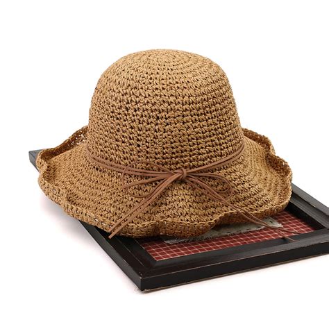 过50岁女人，出门尽量戴帽子，今年流行这9款，实用保暖又时髦_设计