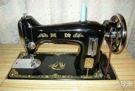 特写老式缝纫机的某些部分高清图片下载-正版图片502921137-摄图网
